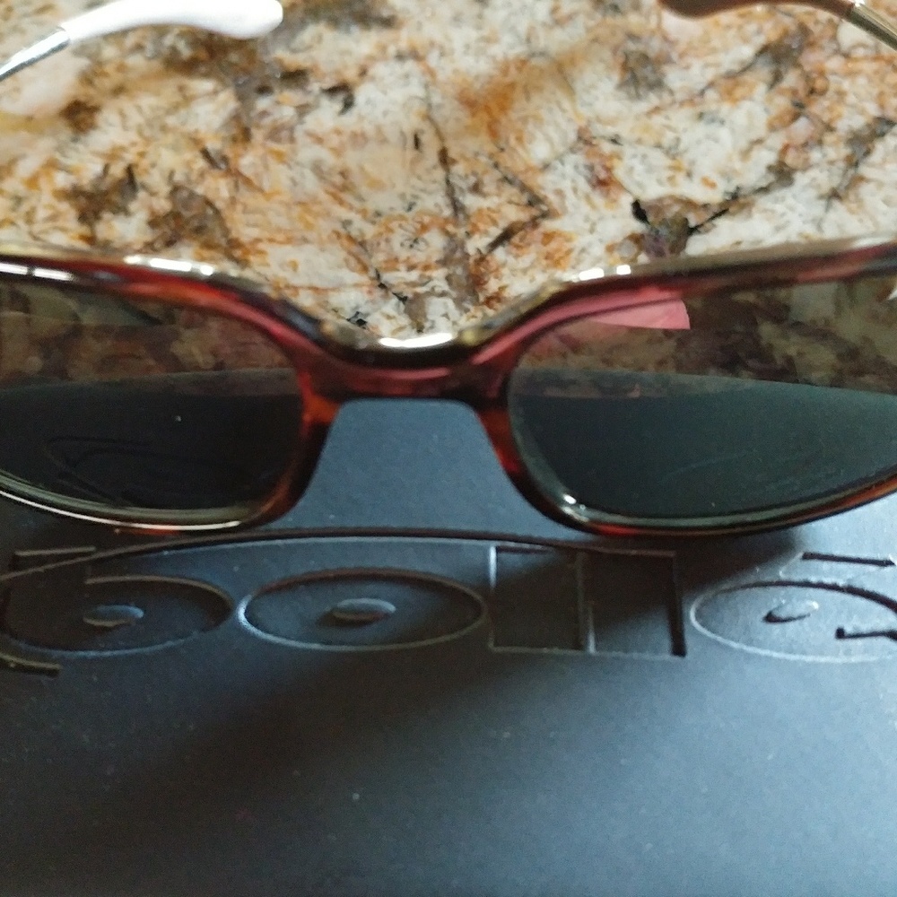 Excellent Price.  Amazing Sun glasses, Bolle 100% UV protection.